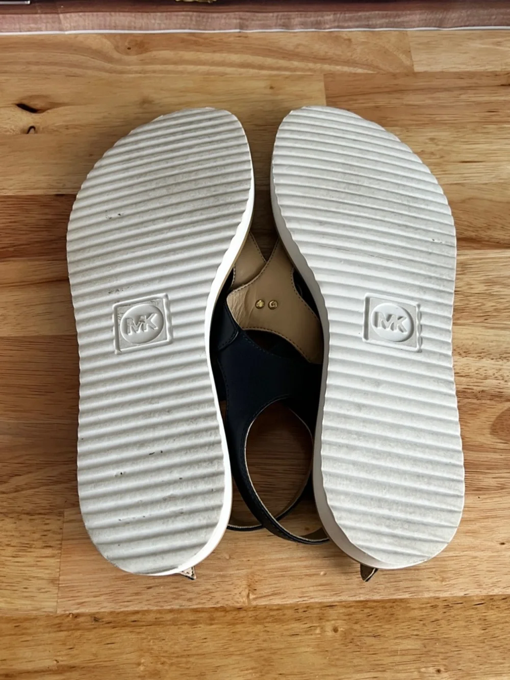 Michael Kors Womens Judy Thong Summer Sandals Navy Blue Leather Size 8.5 - Picture 6 of 10